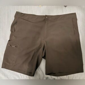 Magellan Outdoors Dark Gray Cargo Shorts